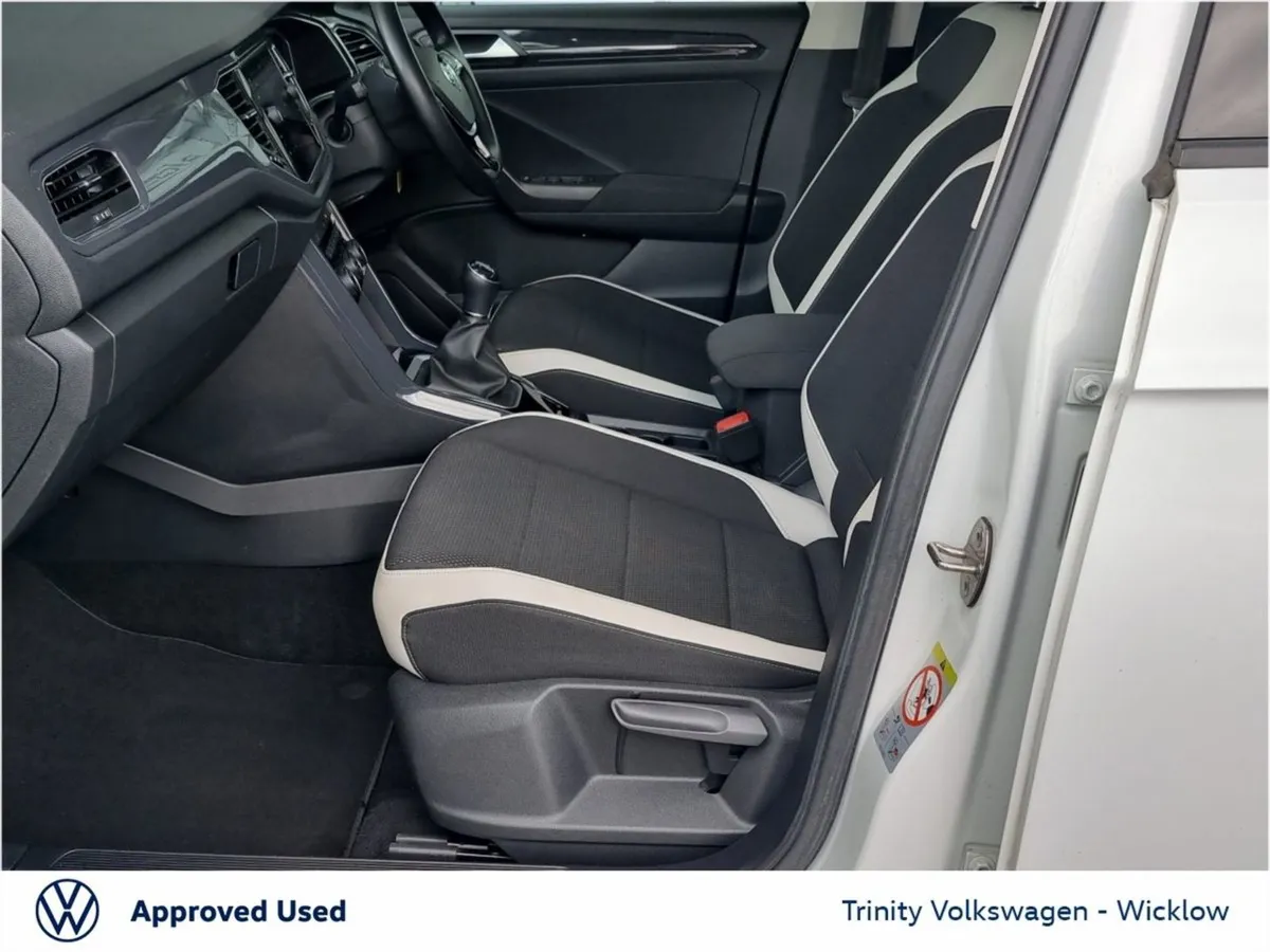 Volkswagen T-Roc R-line 1.0 TSI 115BHP Stunning S - Image 4