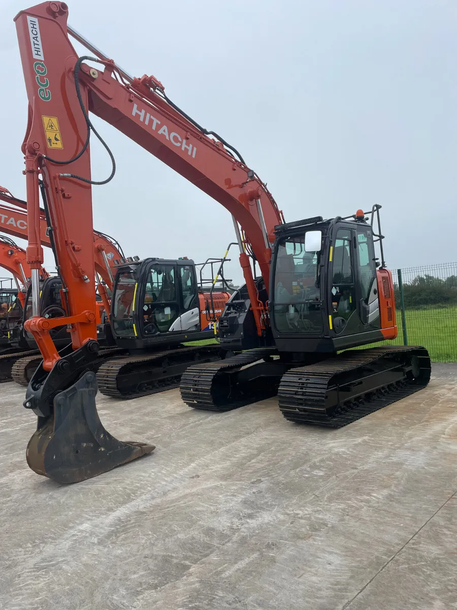 HITACHI ZX135-6 - Image 1