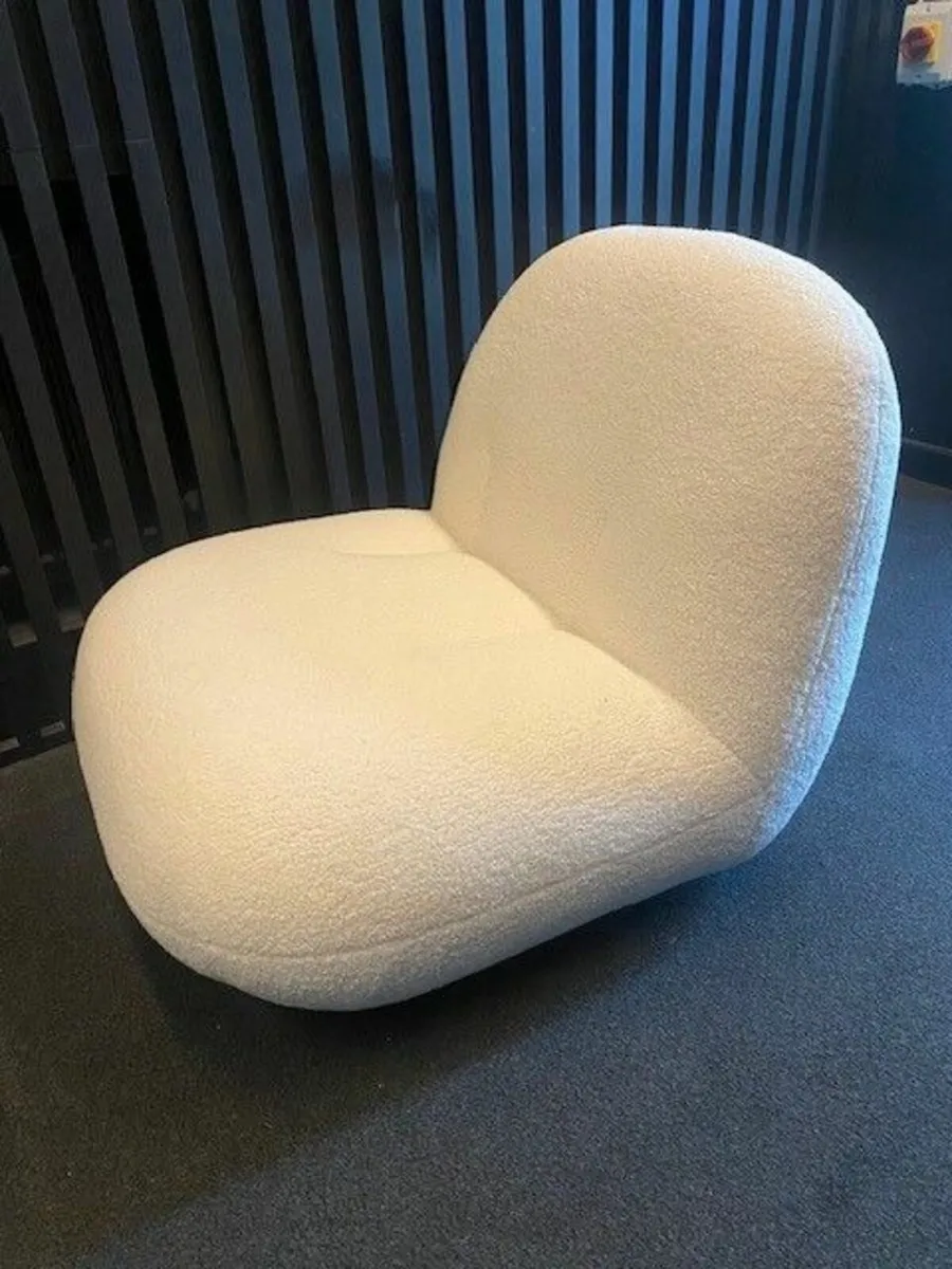 Valero and Our Pacha armchairs - Image 4