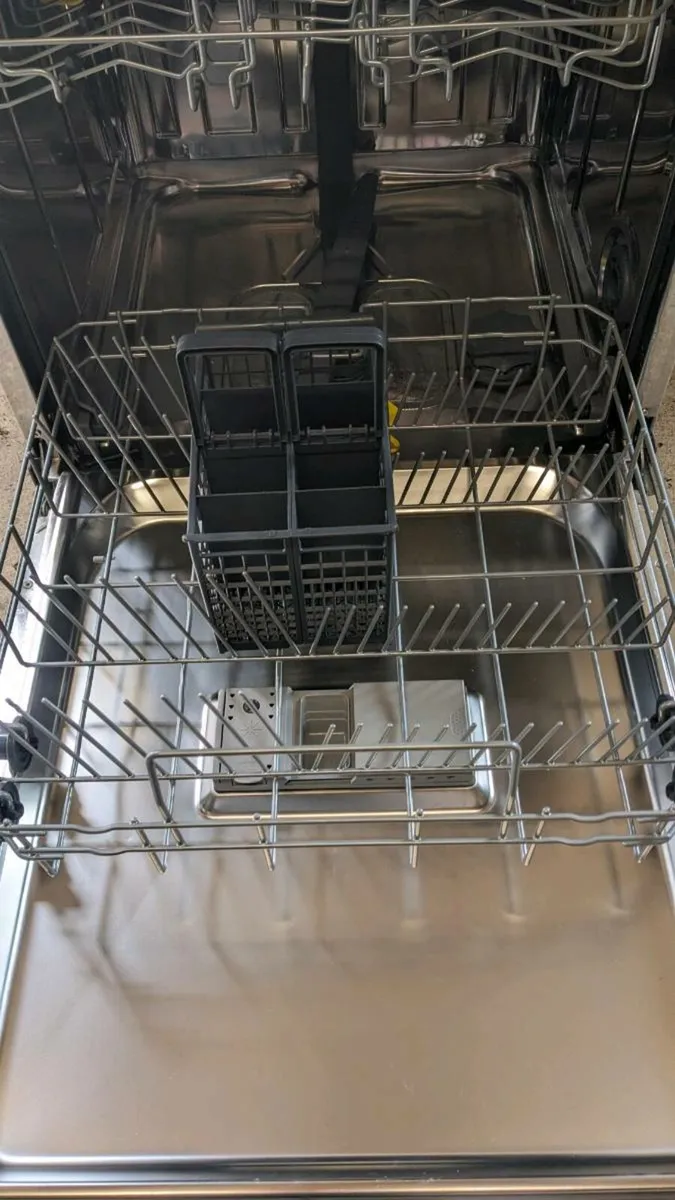 Dishwasher - Image 4