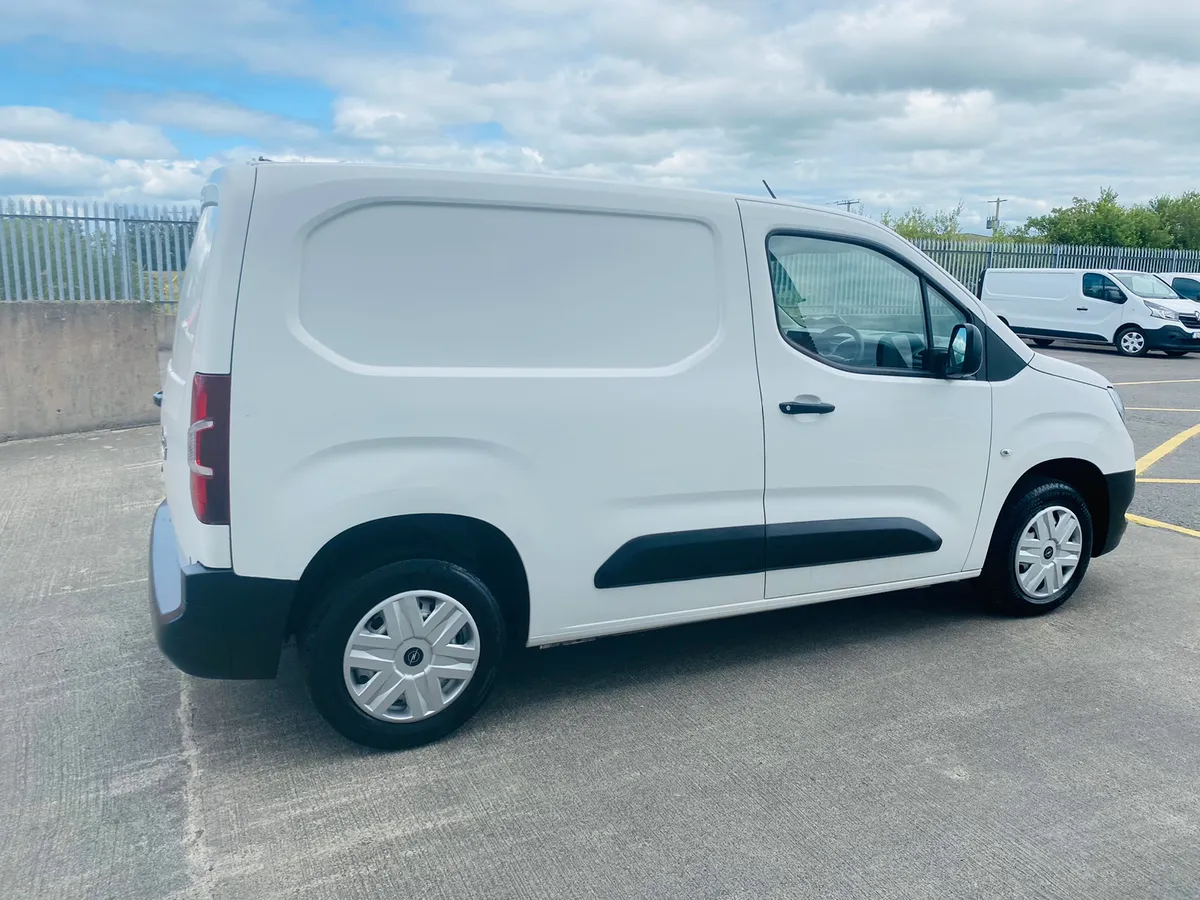 211 Opel Combo 1.5 €9,950 + VAT - Image 4
