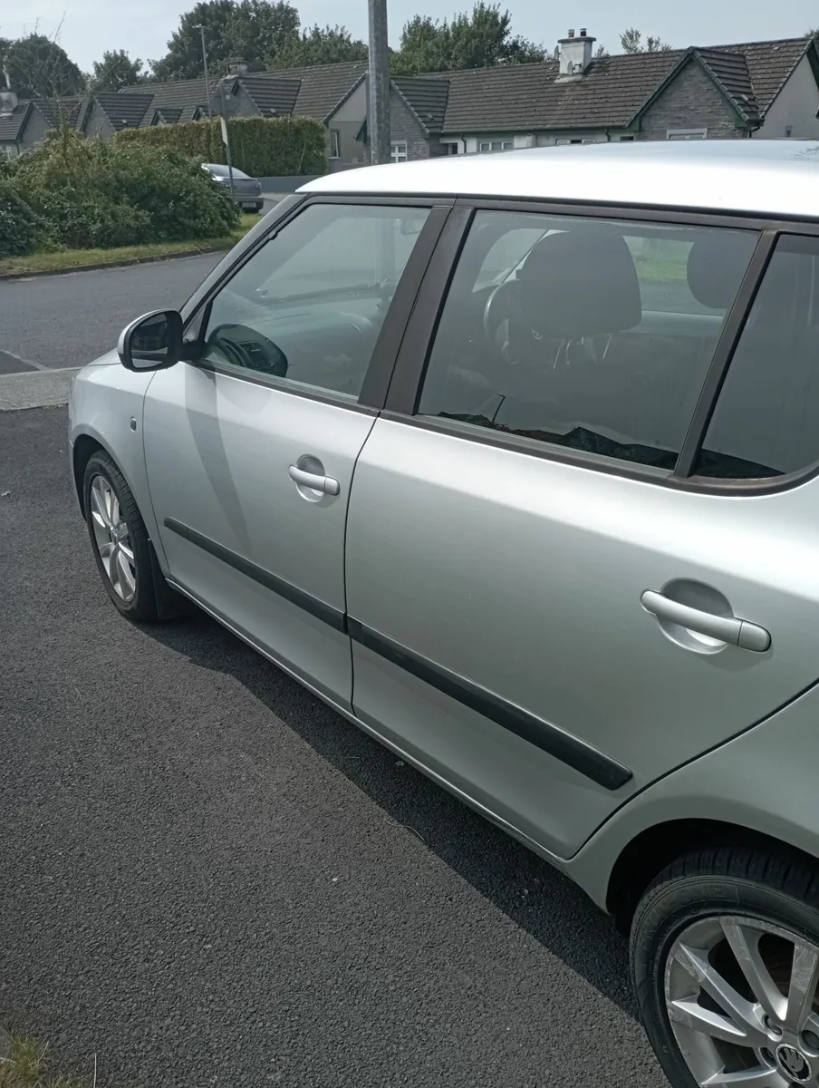 Skoda Fabia 2014 - Image 2