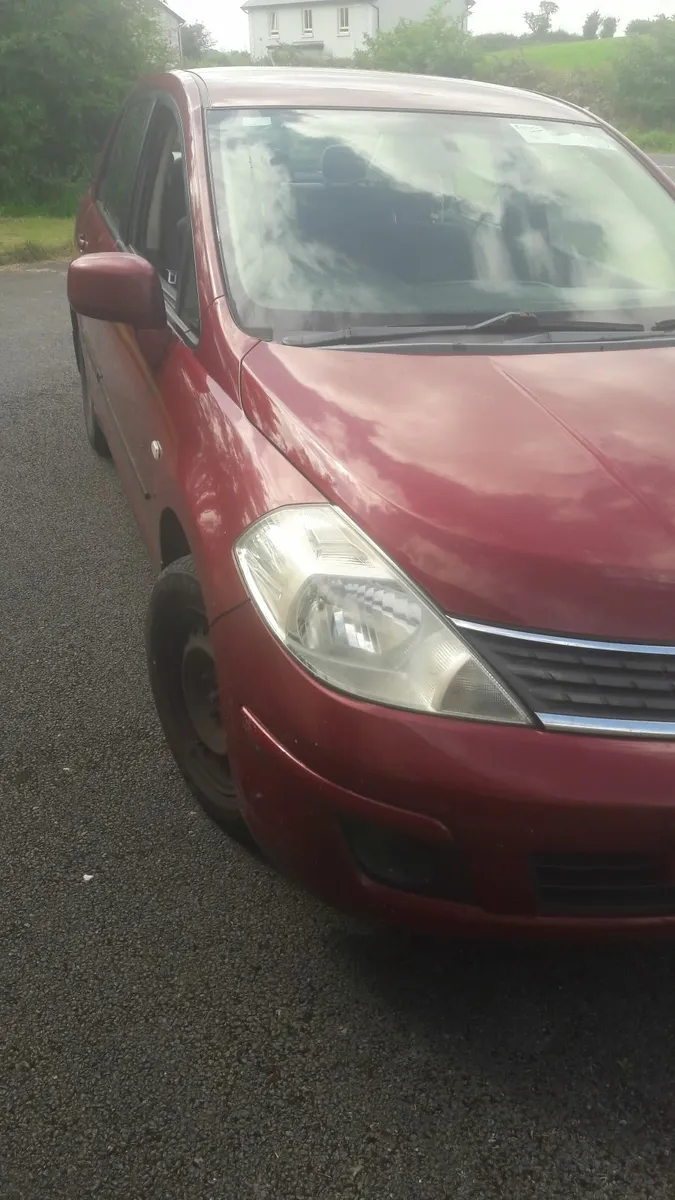 Nissan tiida      03 passat - Image 4