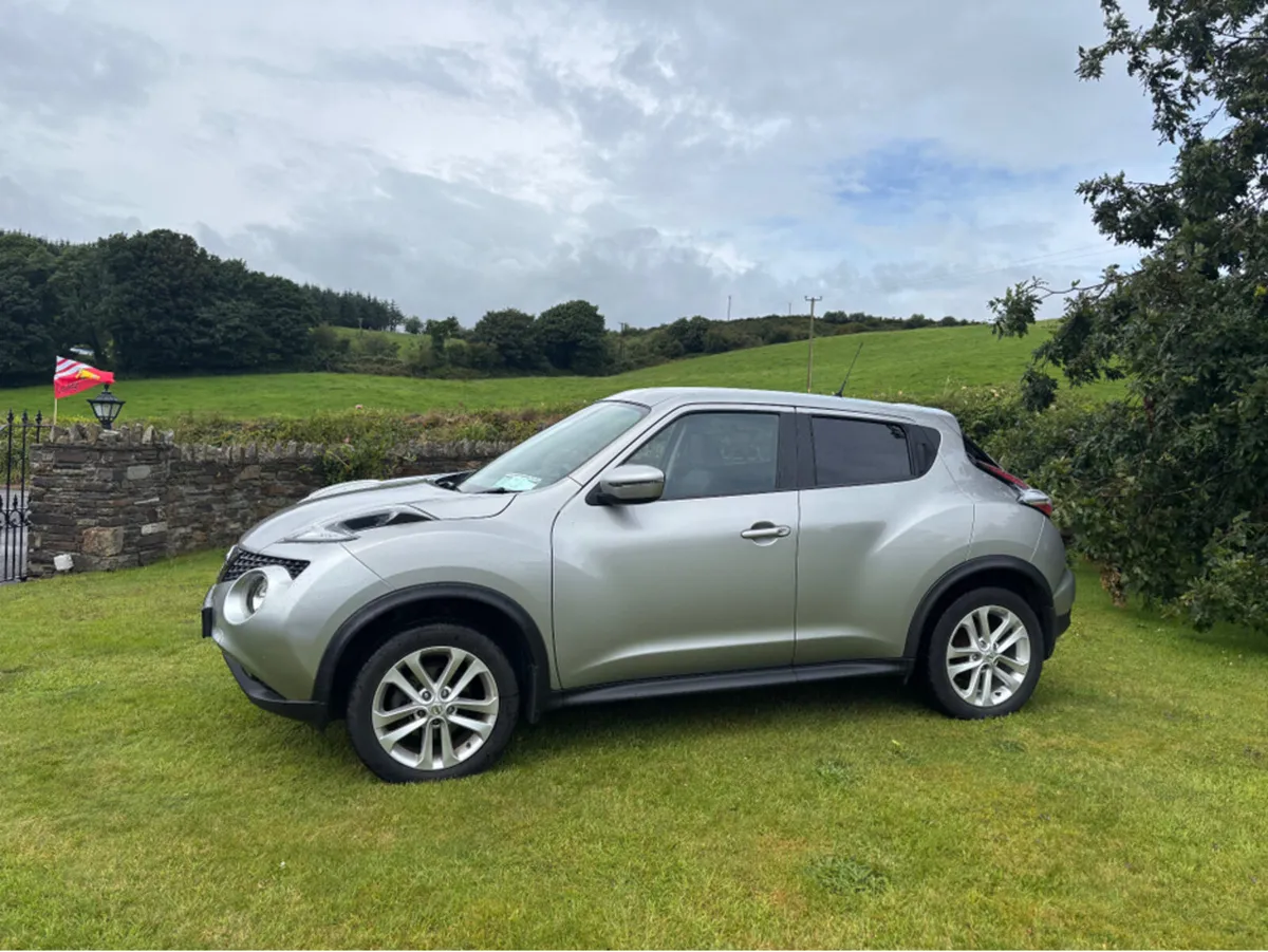 Nissan Juke 1.6 SV PREMIUM CVT 18 4DR AUTO - Image 1