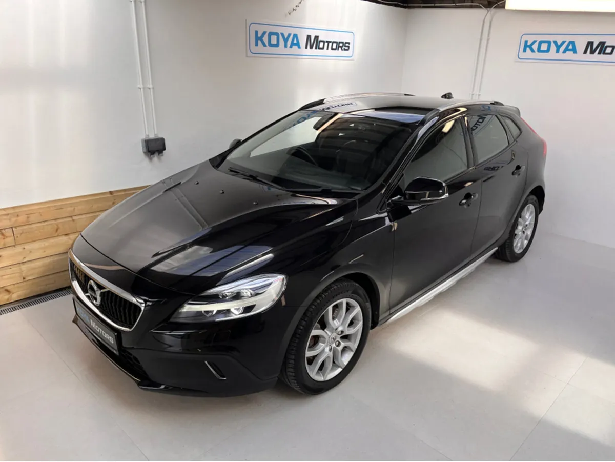 Volvo V40 2.0 D4 CROSS COUNTRY SE LUXURY DIESEL 19 - Image 2