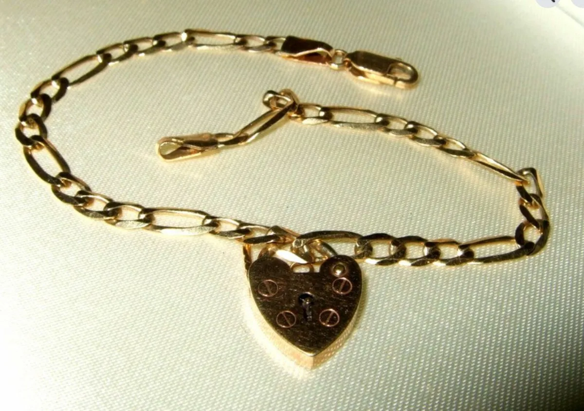 Vintage Hallmarked 9ct Gold 'Padlock' Bracelet - Image 1