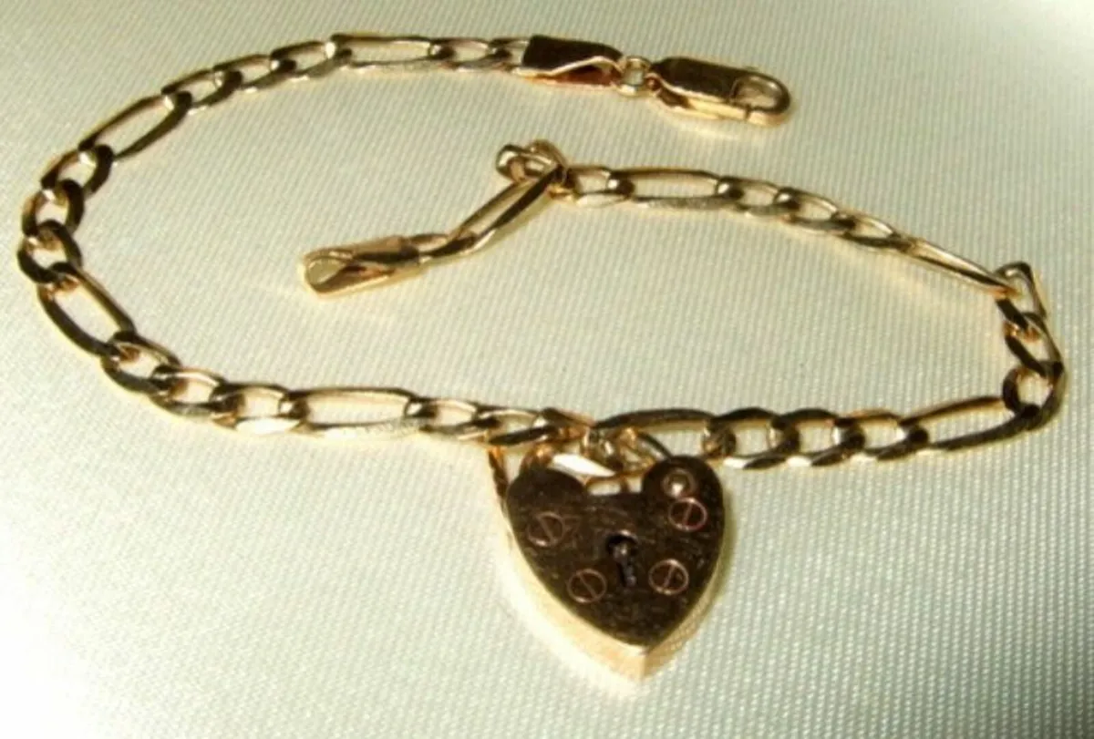 Vintage Hallmarked 9ct Gold 'Padlock' Bracelet - Image 3