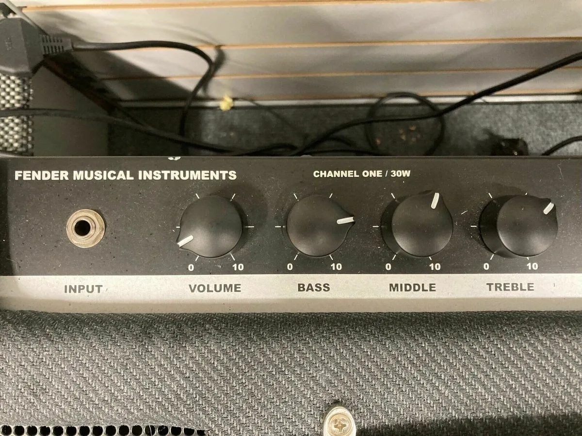 Fender BassBreaker Amplifier 18/30 - Image 3