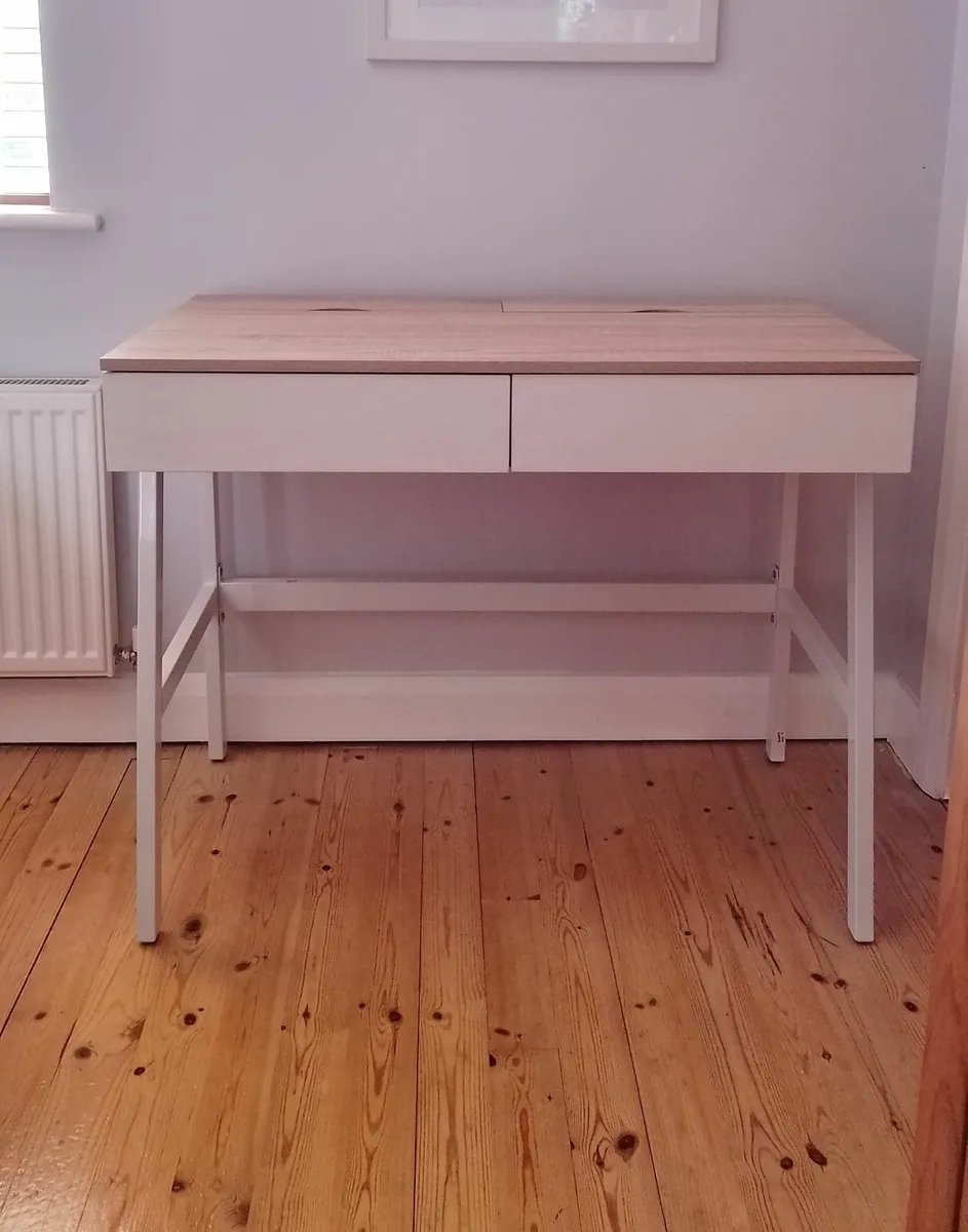 Office/study desk - Image 3