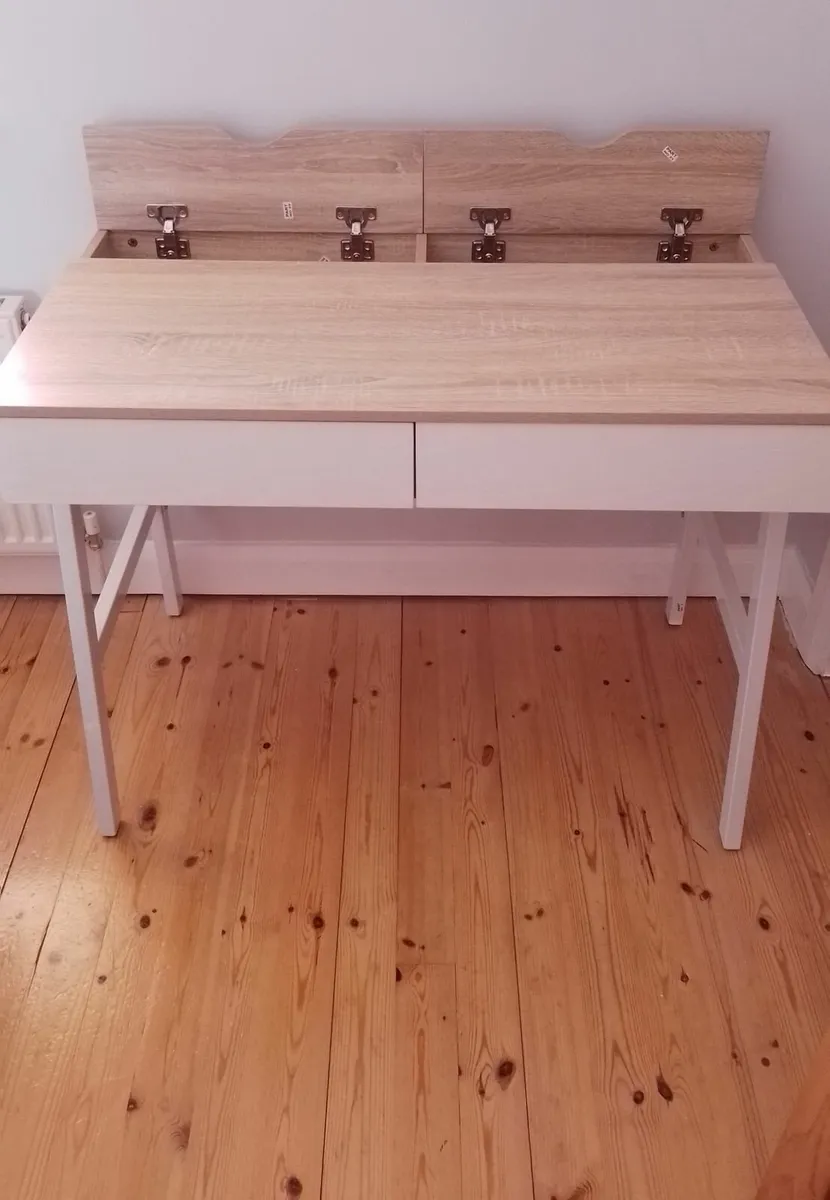Office/study desk - Image 4