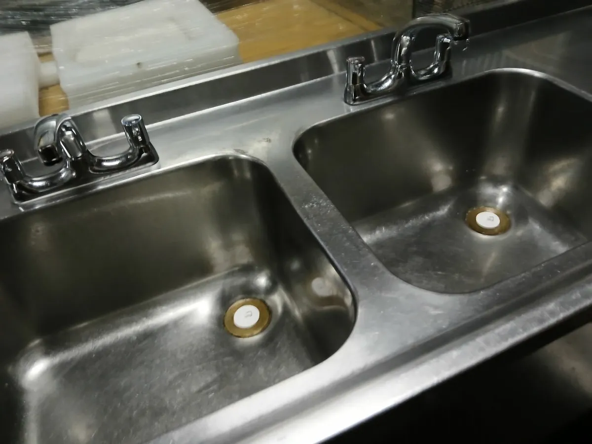 Stainless steel cabbinet double sink unit complete - Image 2