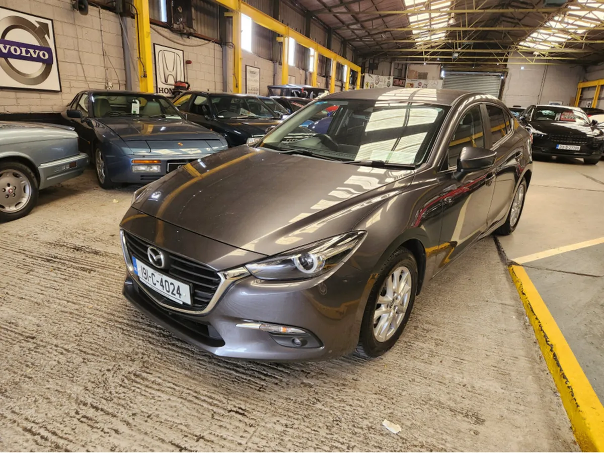 Mazda Mazda3 1.5 D 105PS EXECUTIVE SE 4DR // STUNN - Image 3