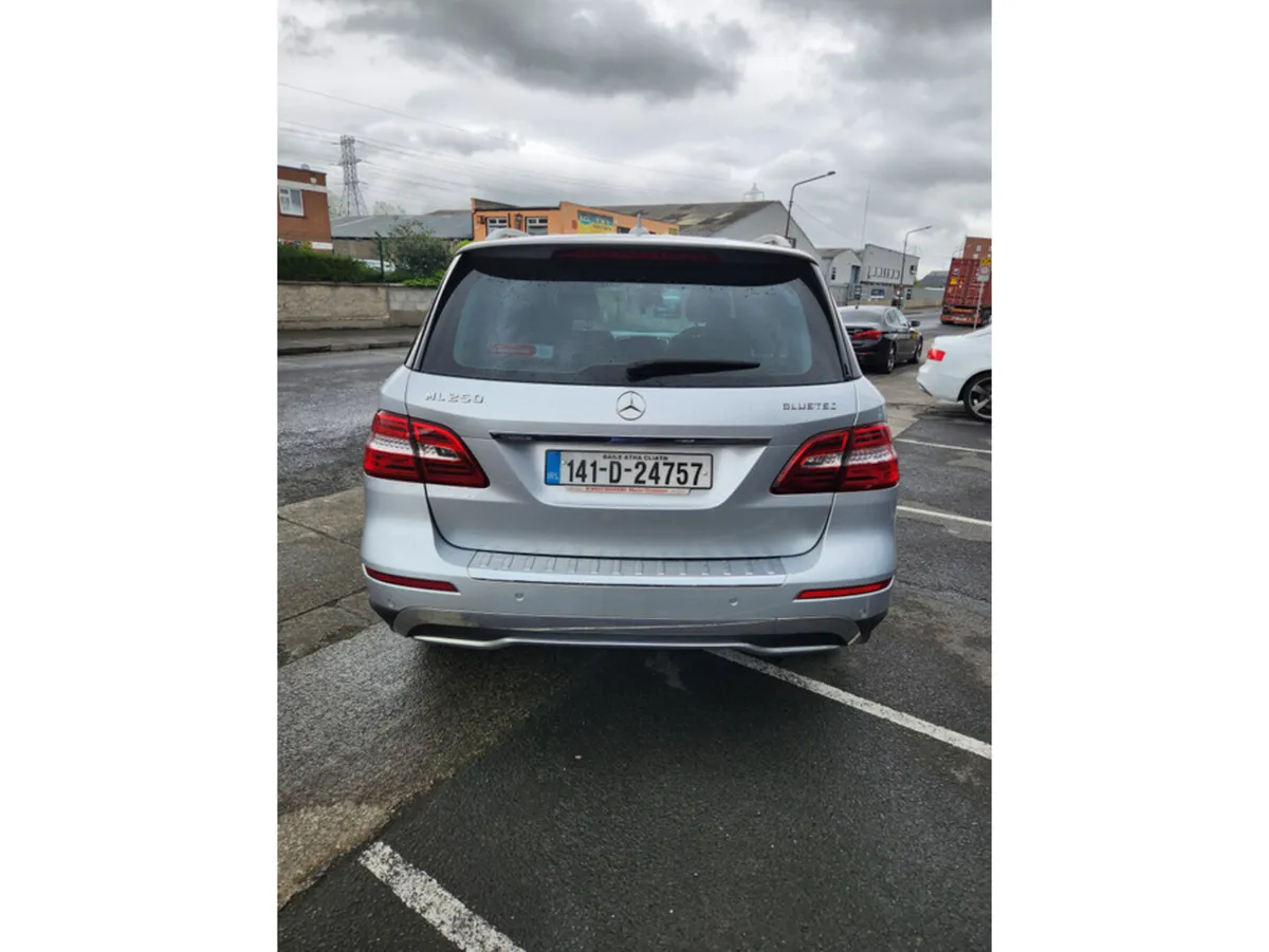 Mercedes-Benz M-Class 250 BLUETEC 4MATIC 5DR AUTO/ - Image 2