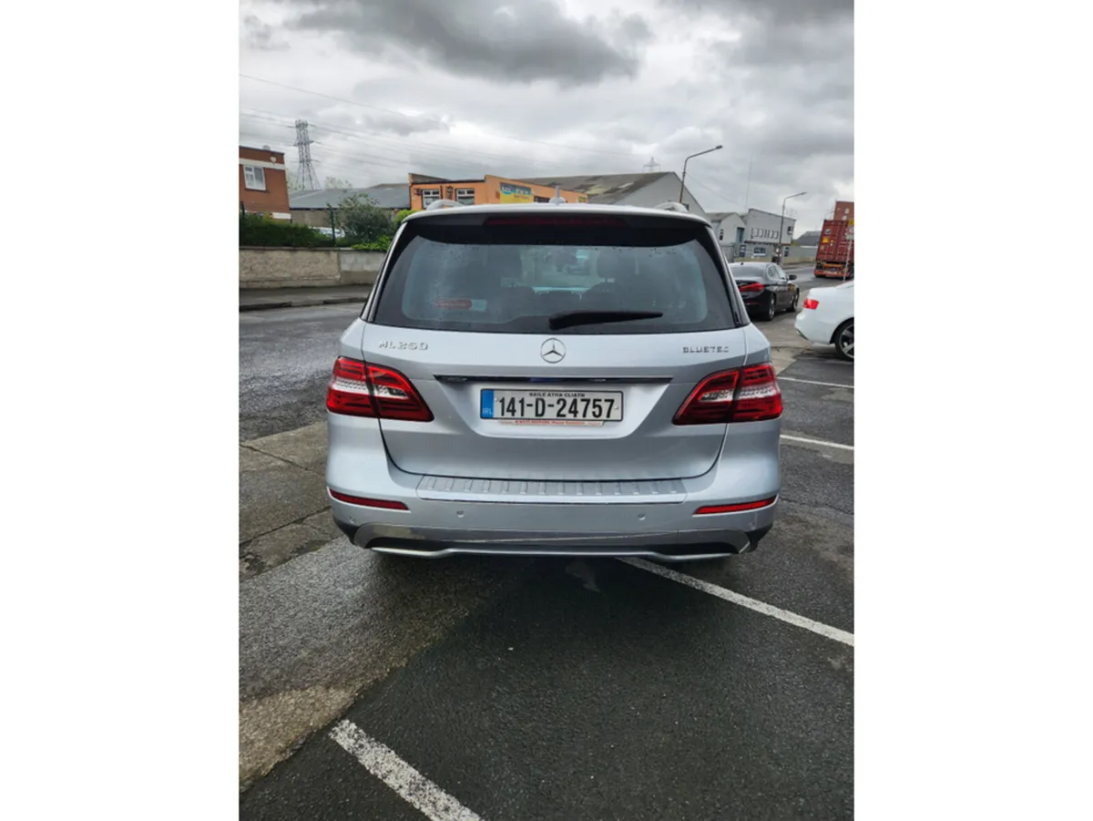 Mercedes-Benz M-Class 250 BLUETEC 4MATIC 5DR AUTO/ - Image 3