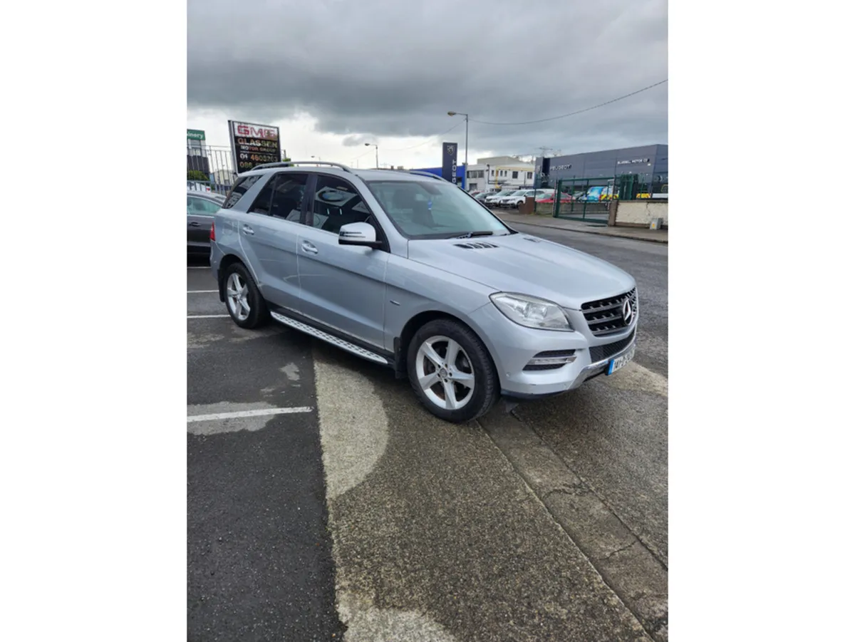 Mercedes-Benz M-Class 250 BLUETEC 4MATIC 5DR AUTO/ - Image 4