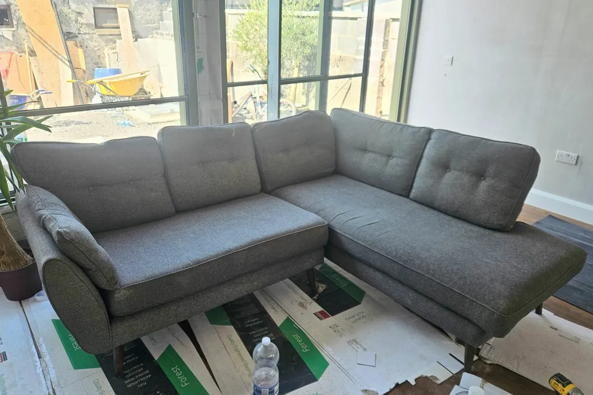 Corner sofa - Image 1