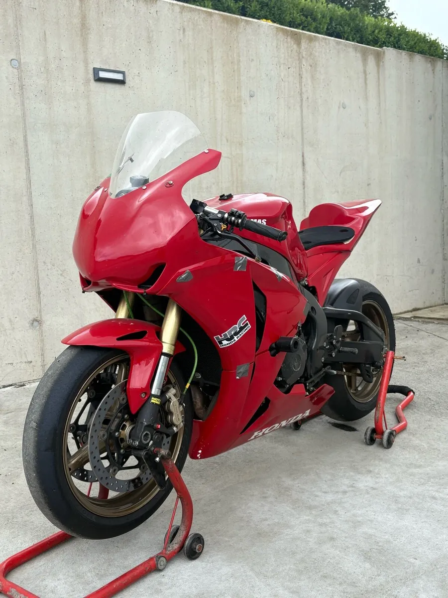 2008 CBR1000RR fireblade track bike - Image 1