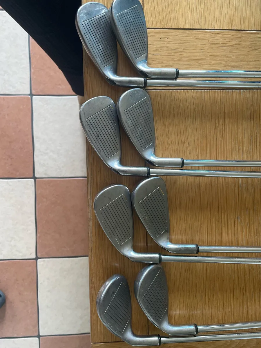 Beginner golf clubs and bag - Image 3