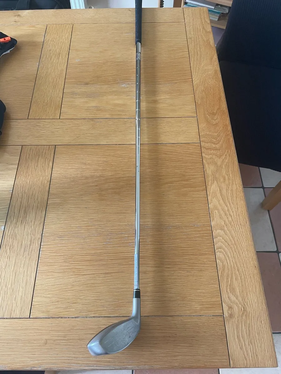 Beginner golf clubs and bag - Image 4