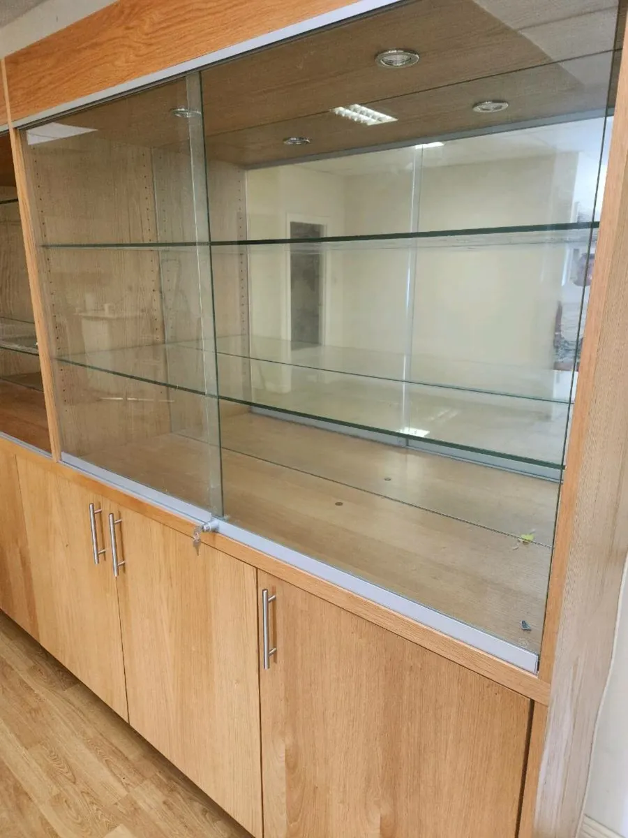 Wooden display cabinet - Image 3