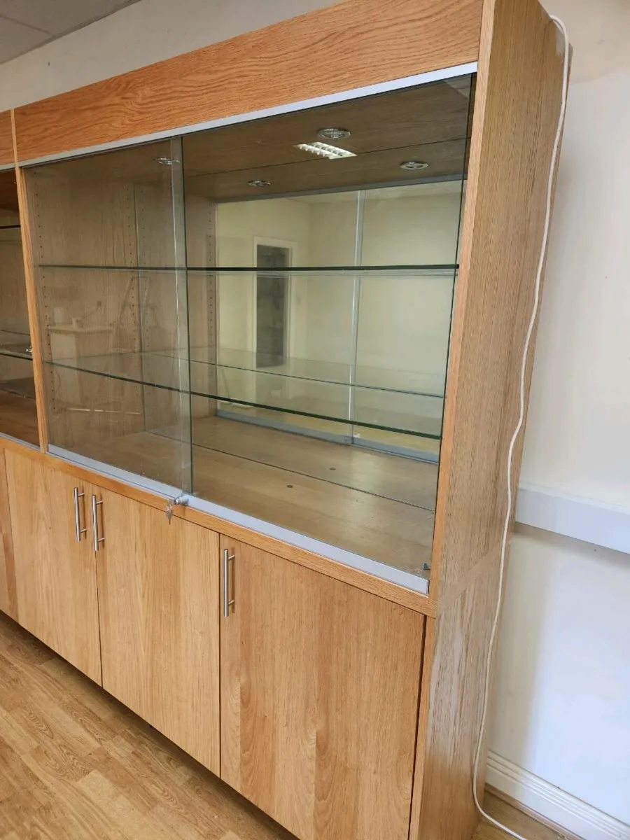 Wooden display cabinet - Image 4