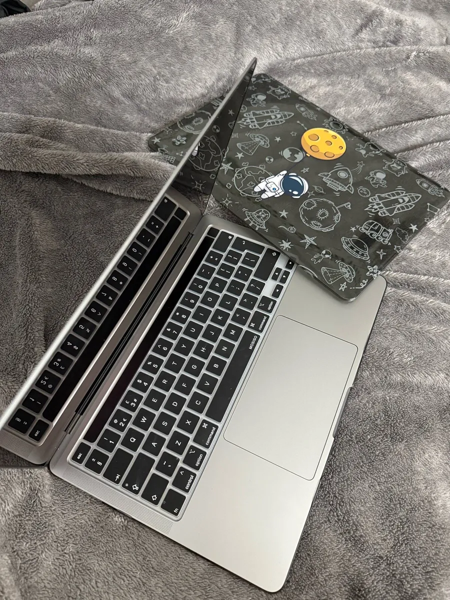 MacBook Pro 2022 - Image 1