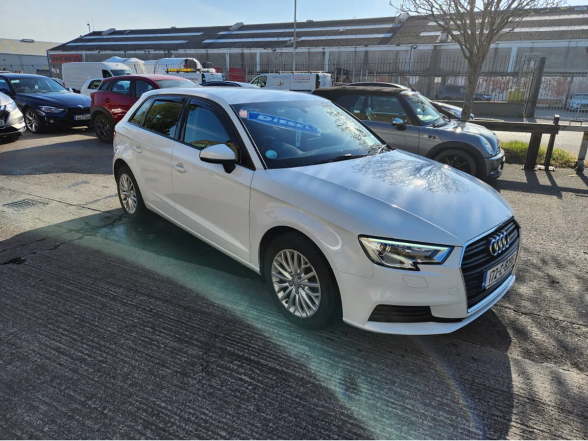 Audi A3 1.6 TDI SE TECHNIK// AUTOMATIC// 30 116PS - Image 2