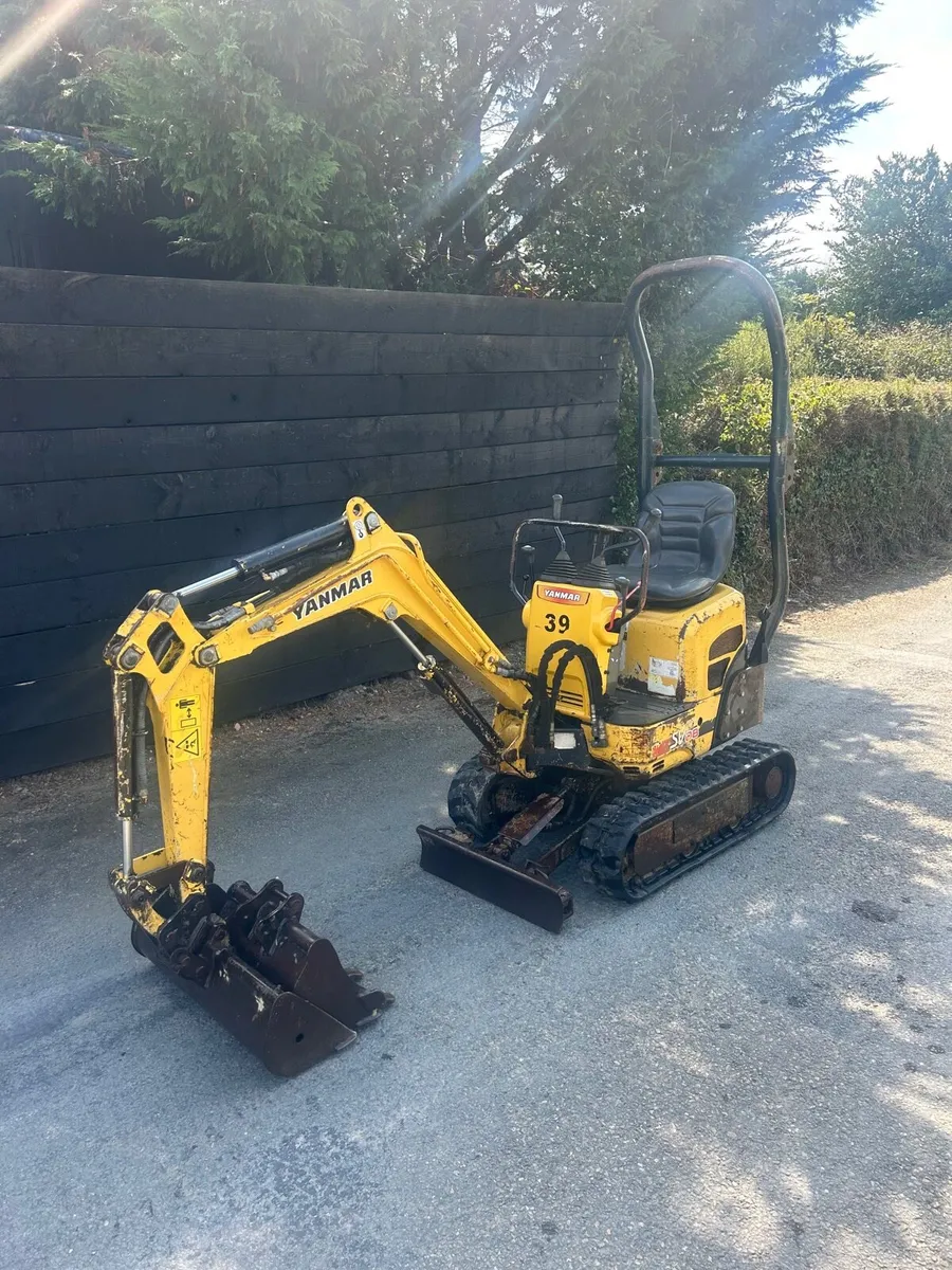 Yanmar sv08 micro digger for sale - Image 1