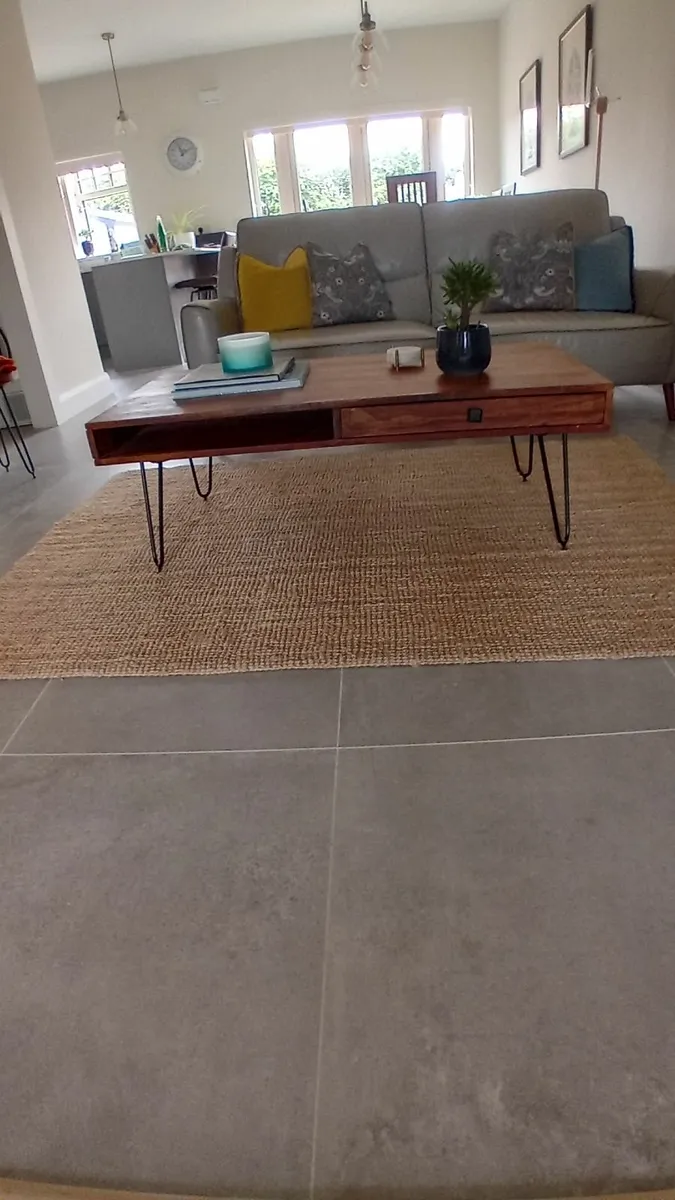 Mango wood coffee table  with metal  legs - Image 1