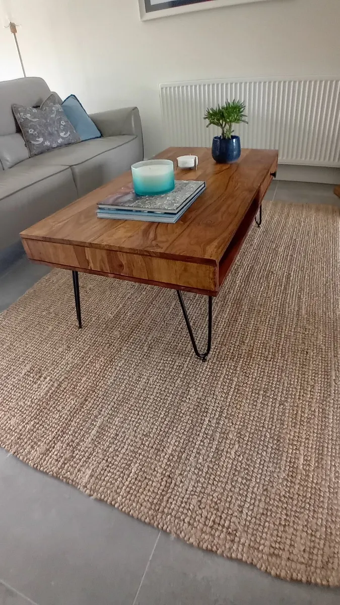 Mango wood coffee table  with metal  legs - Image 2