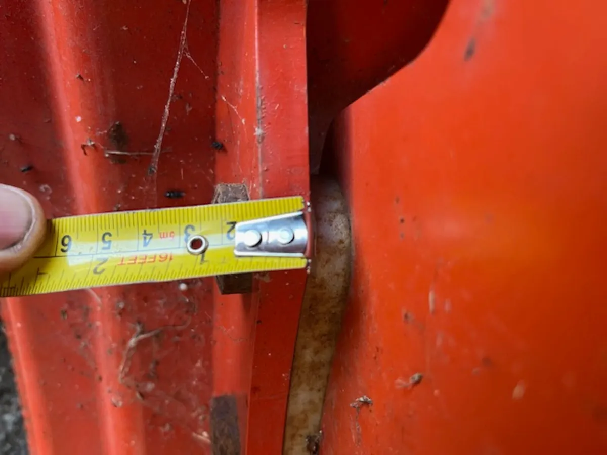 Row crop wheels c/w 12.4 R 32 tyres - Image 4