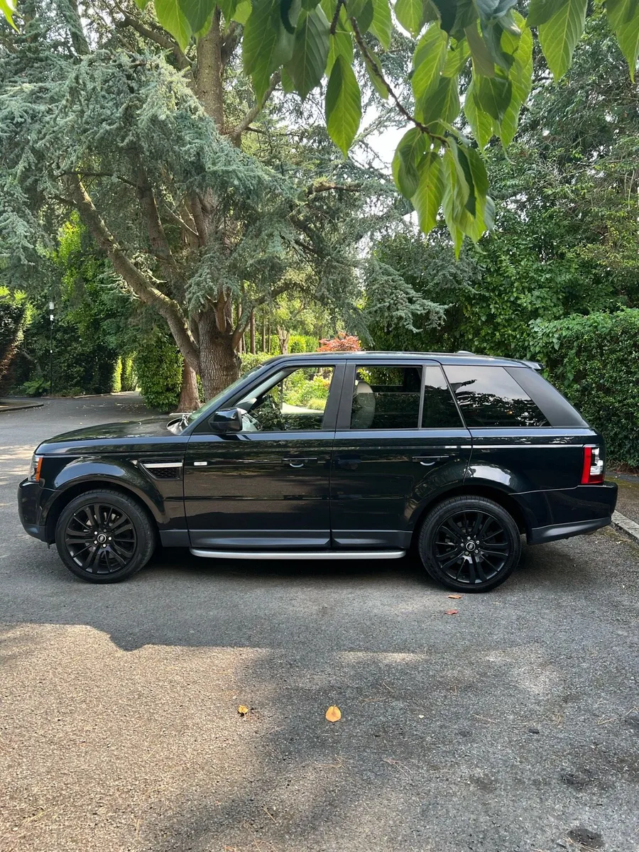 Range Rover Sport HSE Luxury (low mileage) - Image 3