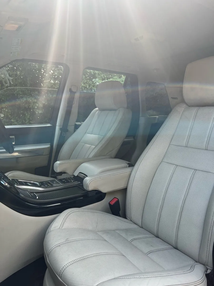 Range Rover Sport HSE Luxury (low mileage) - Image 2