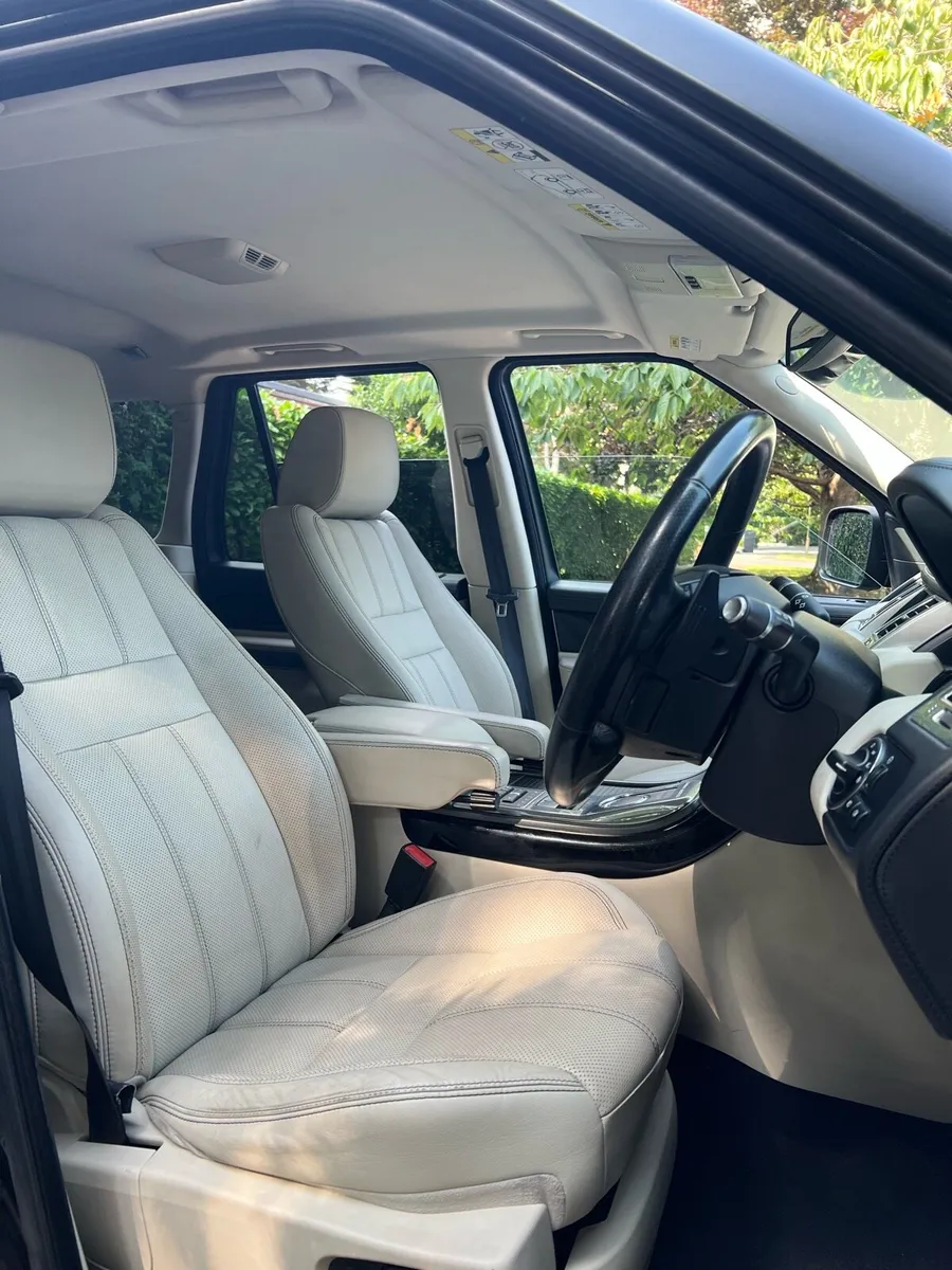 Range Rover Sport HSE Luxury (low mileage) - Image 4