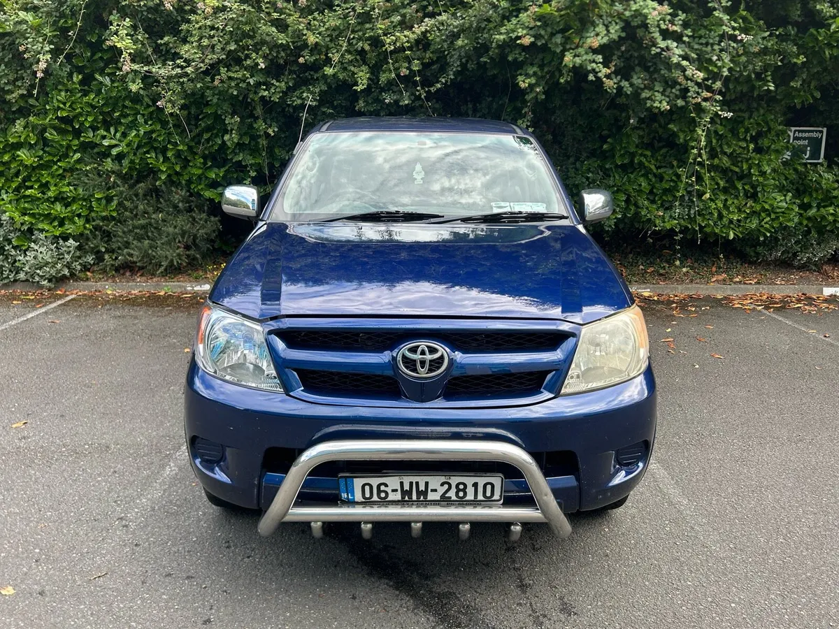 2006 Toyota Hilux - Image 4