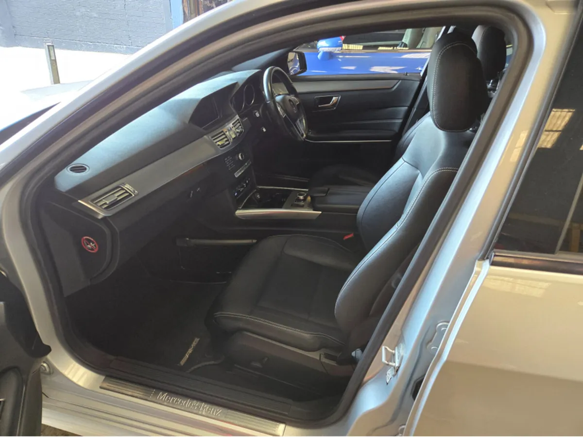 Mercedes-Benz E-Class E SERIES BLUETEC AMG NIGHT E - Image 3
