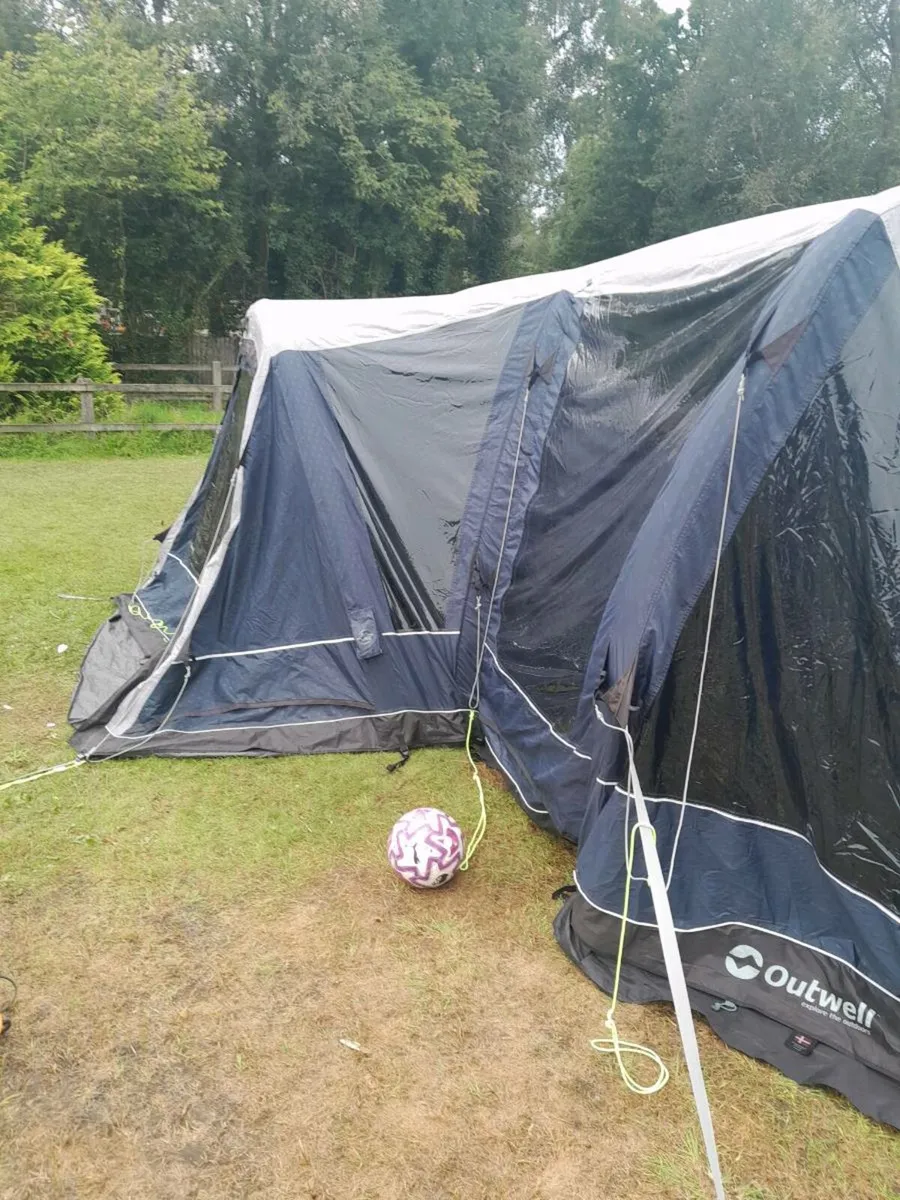 Tent - Image 3