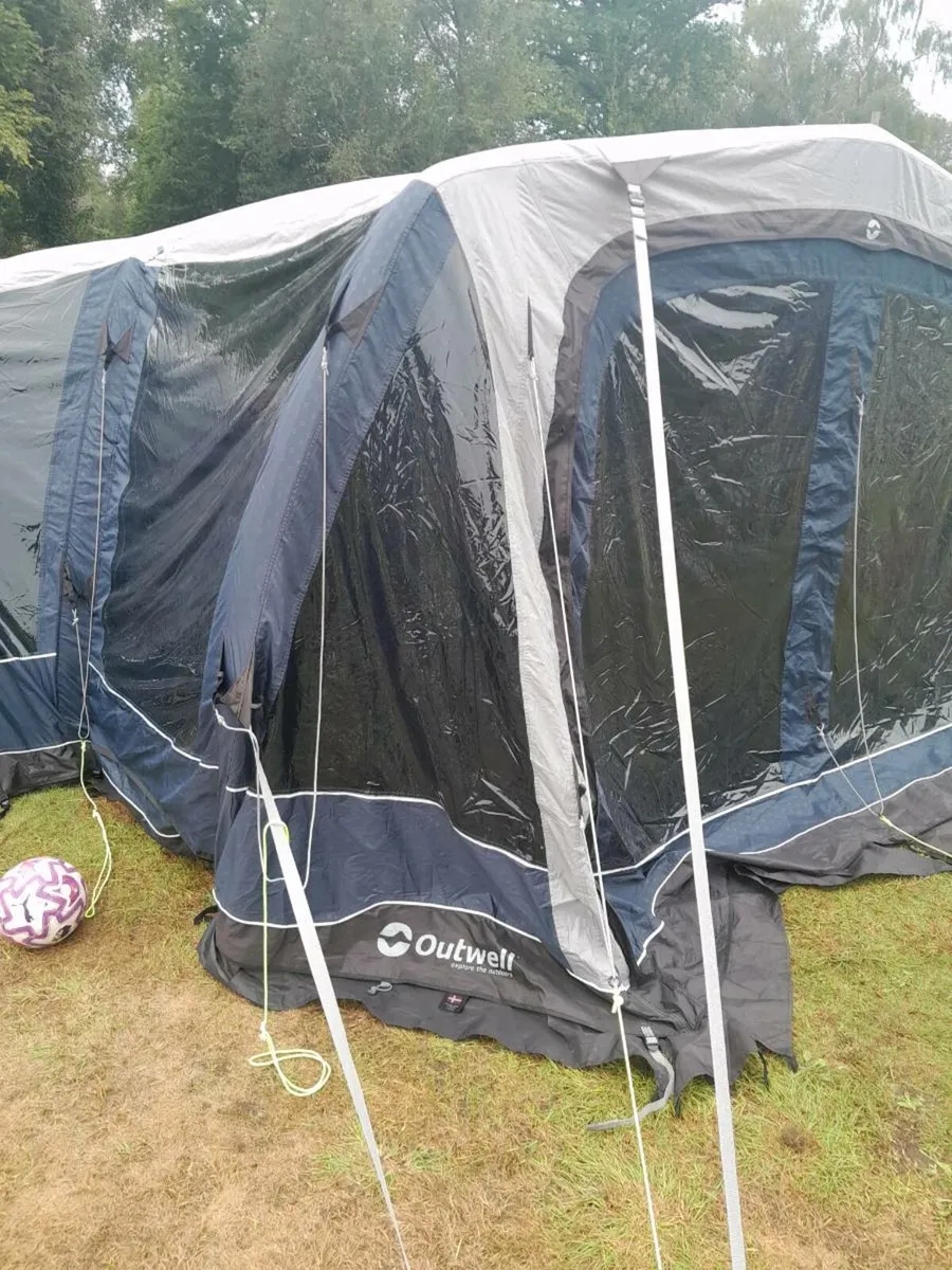 Tent - Image 4