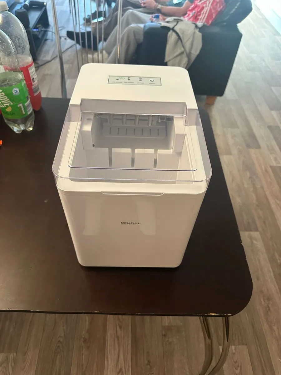 Ice maker - Image 2