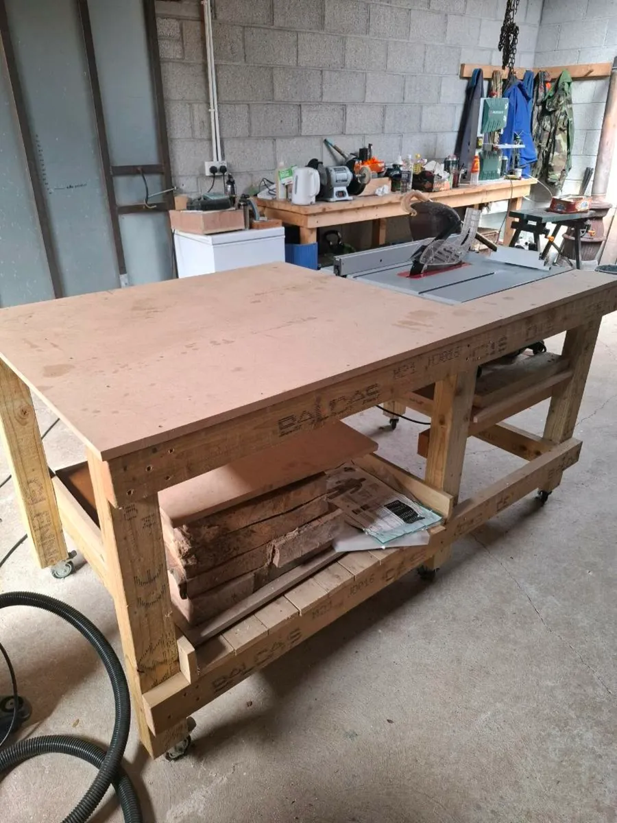 Table saw - Image 1