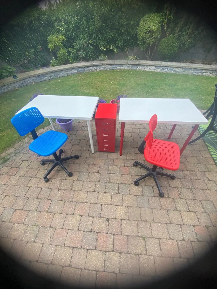 Children’s Desk and Chairs - Image 1