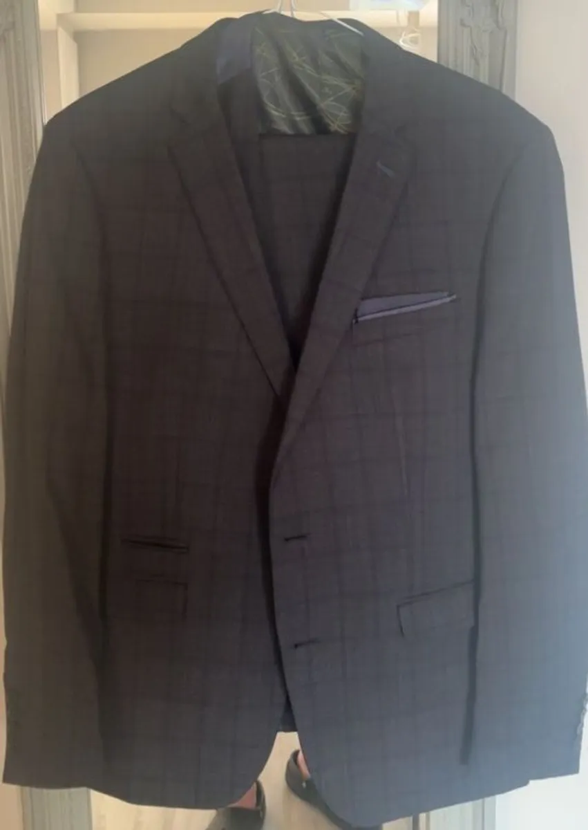 For Sale: Dorian Black 3 Piece Mens Suit Worn Once 600 RRP - Image 2