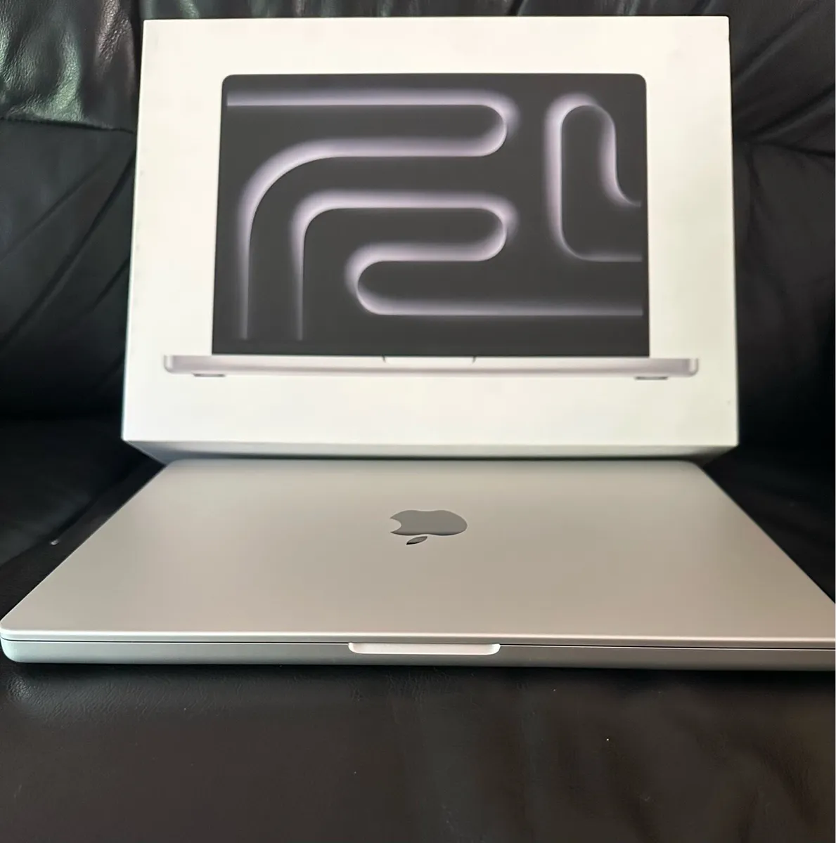 MacBook Pro M4 - Image 4