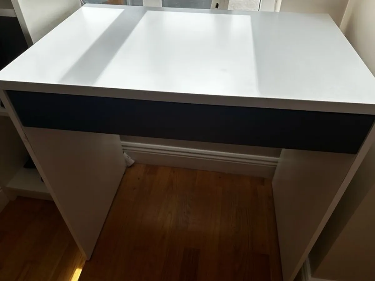 Desk - Image 2
