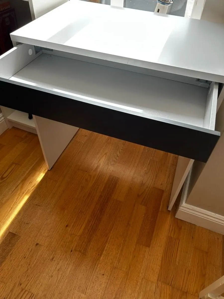 Desk - Image 3