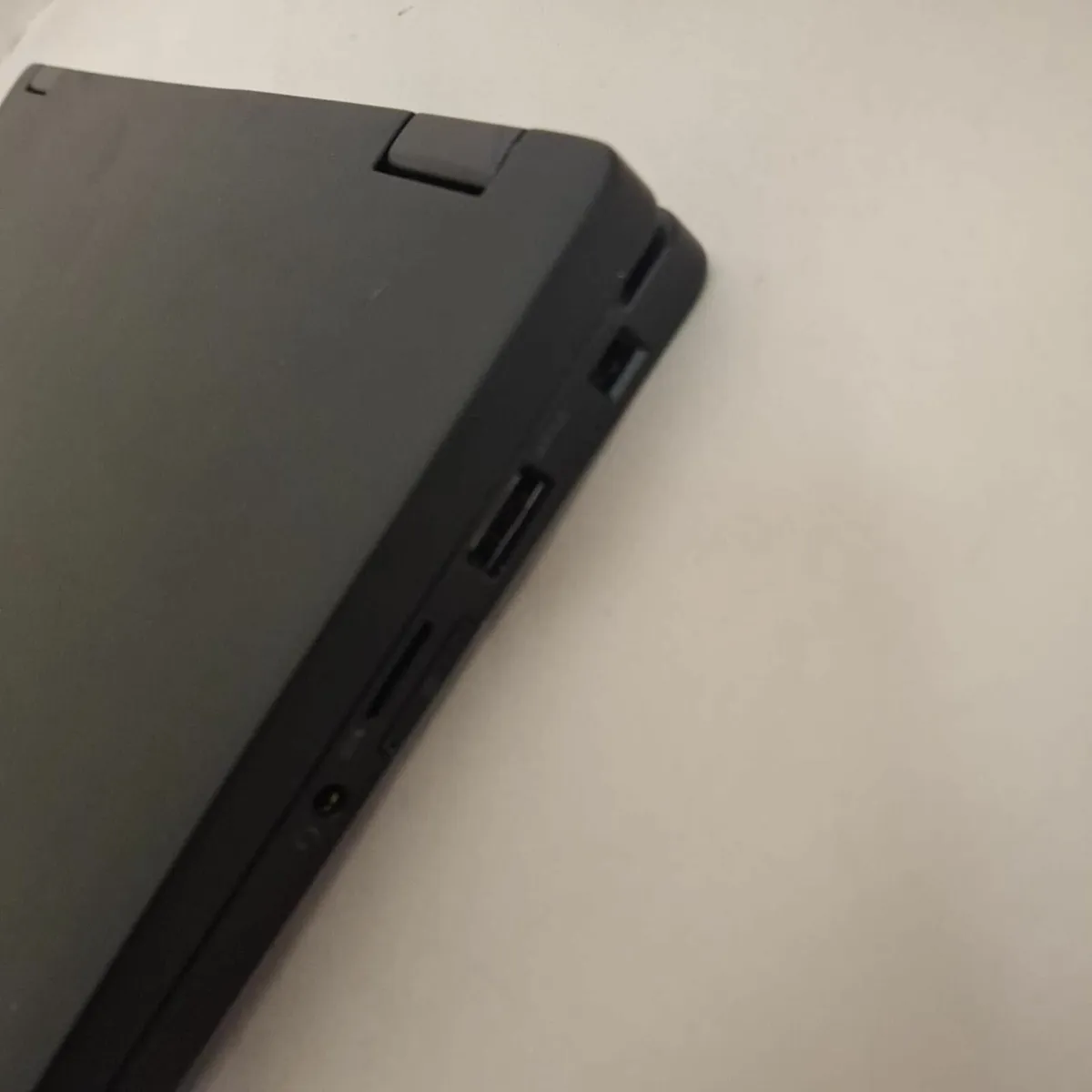 Dell Latitude 7390 2-in-1 Laptop | i5-8350U | 16GB - Image 4