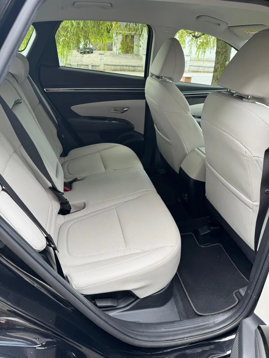Car - Image 4