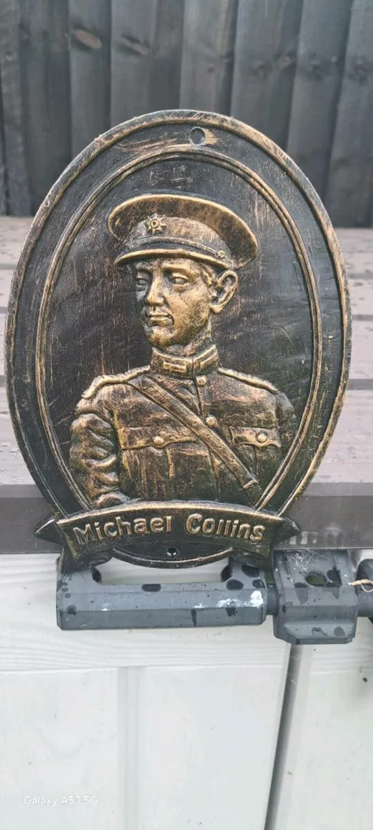 Michael Collins razon sign