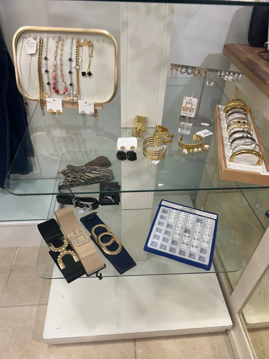 Shop display - Image 3