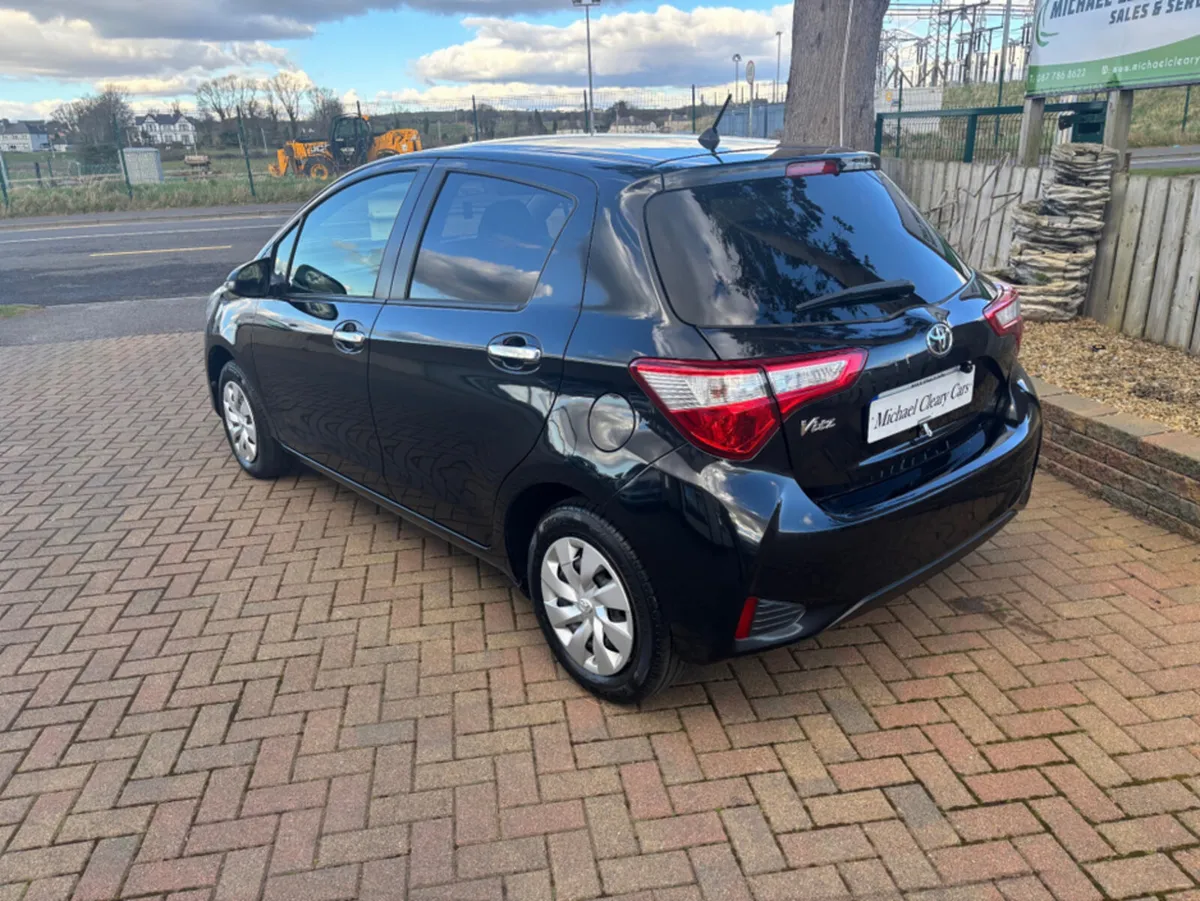 Toyota Yaris DBA-KSP130 5DR AUTO - Image 4